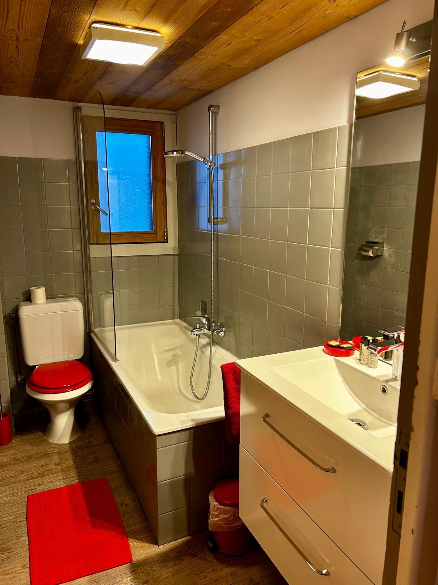 Double or Twin Room with Mountain View